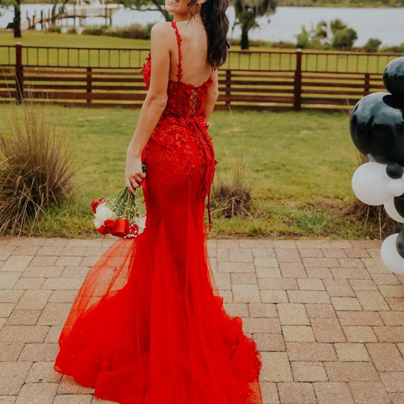 Red/Burgundy Prom Dress SZ: 0 - Picture 4 of 4